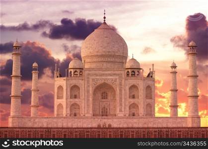 Sunset over Taj Mahal mausoleum, Agra, Uttar Pradesh, India