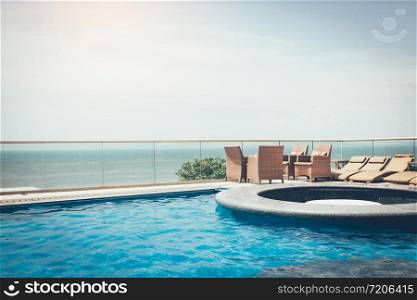 Swimming pool with seaview.
