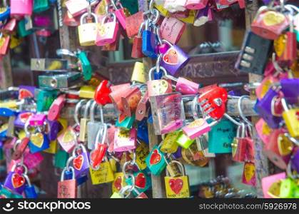 Symbols of love in Verona - Juliet yard