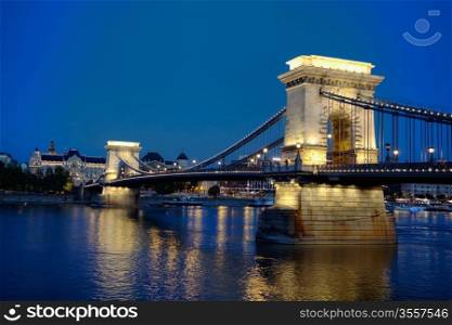 SzAchenyi chain bridge in Budapest, Hungary at the night time