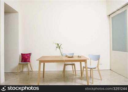 Table and chairs in a room