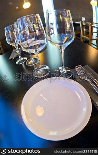 Table Setting, Restaurant Serving