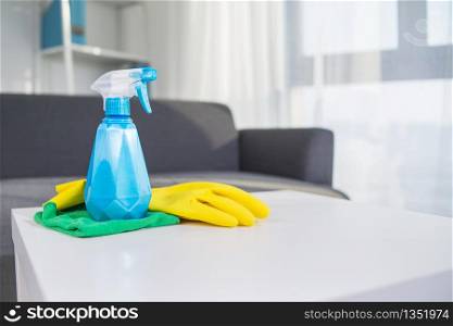 table top house cleaning products : spray, glove