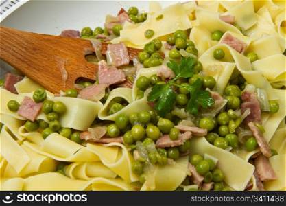 tagliatelle with fresh peas and diced ham