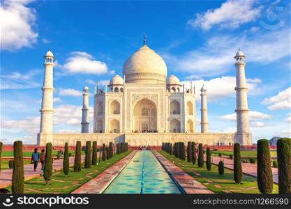 Taj Mahal in Agra, Uttar Pradesh, India, sunny day view.. Taj Mahal, Agra, Uttar Pradesh, India, sunny day view