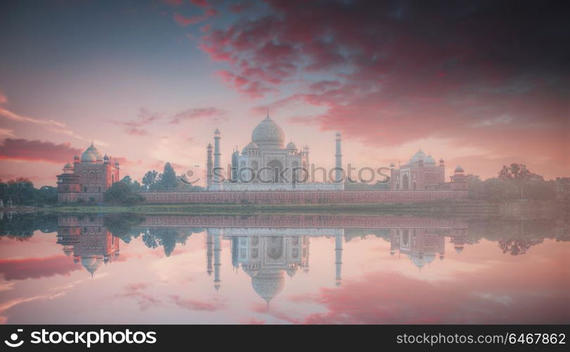 Taj Mahal . white marble mausoleum on the south bank of the Yamuna river in the Indian city of Agra, Uttar Pradesh.