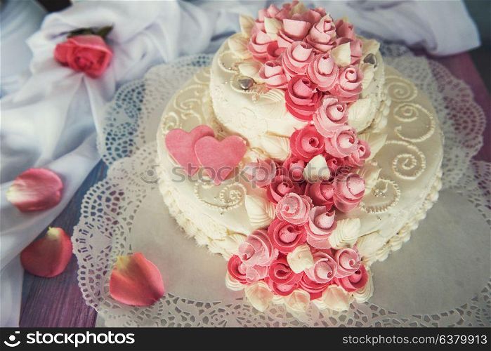 Tasty beauty wedding cake with flowers. wedding cake with flowers