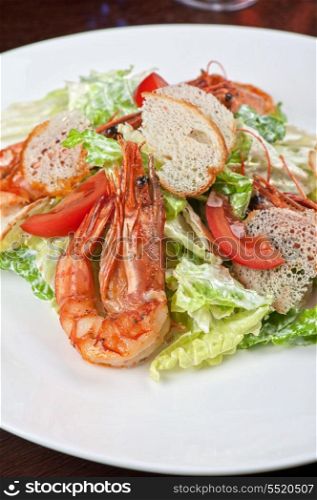 Tasty shrimp salad with vegetables