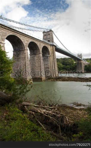 Telfords 1826 Suspension Bridge over the Menai Straits. Between Gwynedd and Anglesey, Wales, United Kingdom.