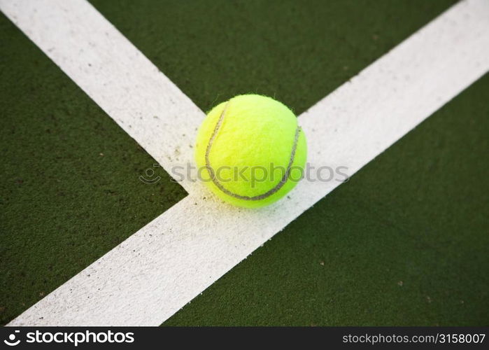 Tennis ball