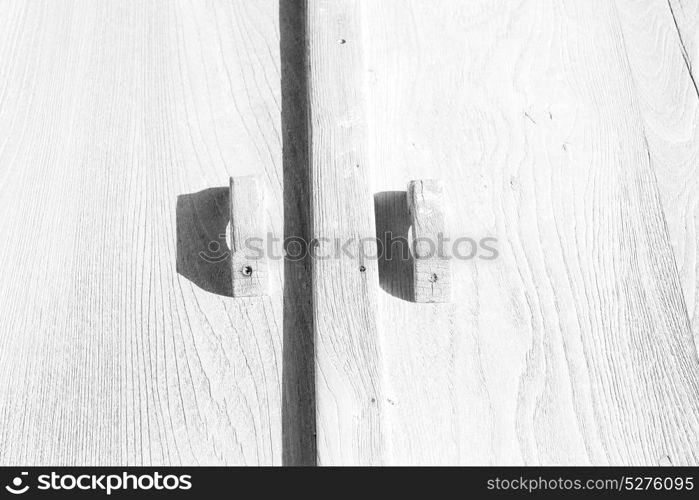 texture and abstract background line in oman old antique door