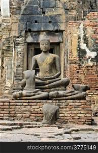 Thai ancient and ruins Buddha statue