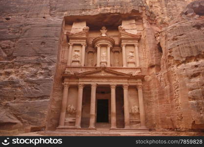 The Al Khazneh Treasury in the Temple city of Petra in Jordan in the middle east.. ASIA MIDDLE EAST JORDAN ETRA