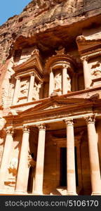 the antique site of petra in jordan one of the beautiful wonder of the world