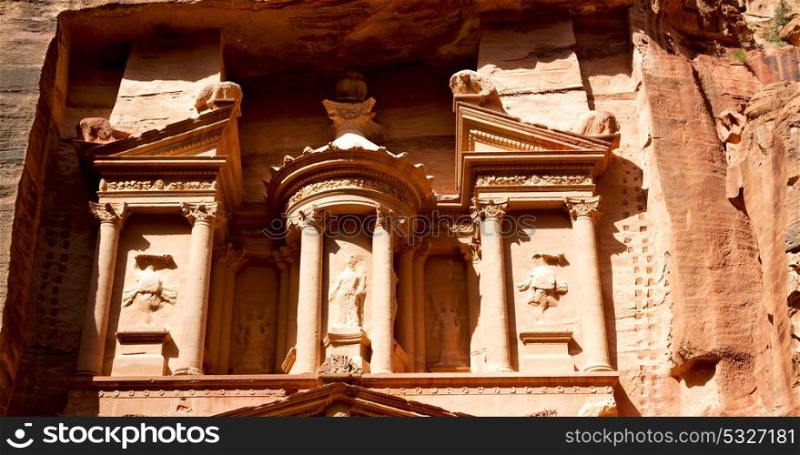 the antique site of petra in jordan one of the beautiful wonder of the world