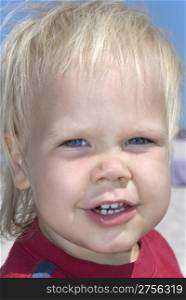 The blue-eyed boy - the blonde. Age - 2 years