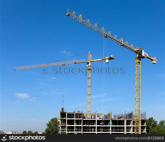 The building crane during an operating time