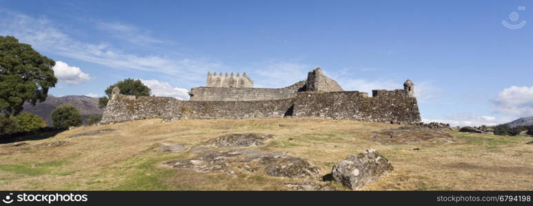 The Castle of Lindoso is a defence monument built in the 13th century, which has played an important role during periods of military conflict with Castela.