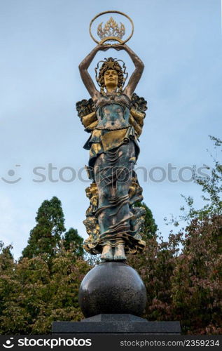 The Civitas statues are beautiful 22 foot-tall sculptures that stand at the intersection of Dave Lyle Blvd. and Gateway Blvd, and in the Rotunda of Rock Hill City Hall.