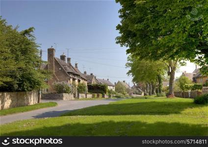 The Cotswold village of Kingham, Oxfordshire, England.