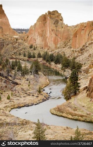 The Crooked River Meanders Through Oregon Landscape around Smith Rock