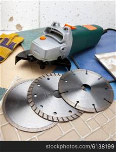 The cutting machine and various detachable disks