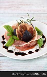 The delicate taste of prosciutto is ideally combined with the sweetness of figs.