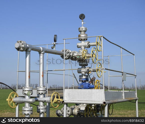 The equipment and technologies on oil fields. Oil well. Oil well. The equipment and technologies on oil fields.