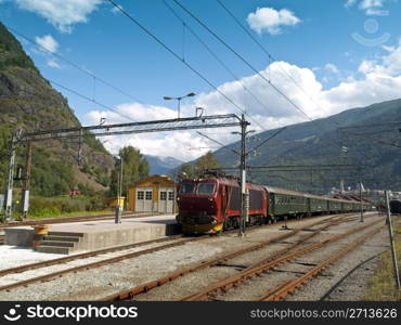 The Fl?m Line (Norwegian: Fl?msbana) is a branch line of the Bergen Line which runs between Myrdal and Fl?m in Aurland, Norway. Because of the line&rsquo;s steep incline and scenery, it is a major tourist attraction.