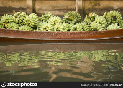 the floating market in the Town of Tha Kha in the Province Samut Songkhram west of the city of Bangkok in Thailand in Southeastasia.. ASIA THAILAND SAMUT SONGKHRAM THA KHA FLOATING MARKET