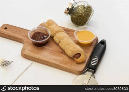 The Frankfurt sausage, called in German Frankfurter Wurstchen is a type of bruhwurst made of pork stuffed in natural sheep casings. Its special flavor is achieved thanks to a process