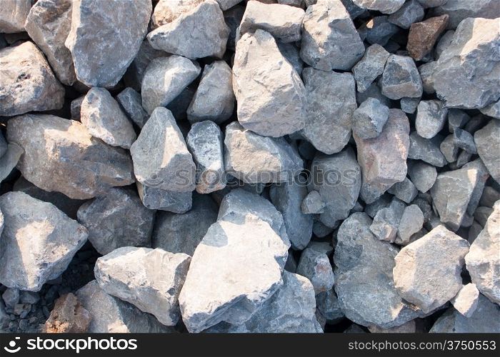 The hunger of the gravel used in construction. Rock mixed with small to large.