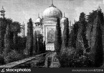 The Jumna, Agra, vintage engraved illustration. Le Tour du Monde, Travel Journal, (1872).
