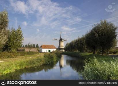 The Kilsdonkse windmillThe Kilsdonkse mill on the river Brabantse Aa near the Dutch village Dinther is a unique combination of windmill and watermill. The Kilsdonkse windmill
