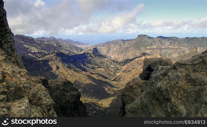 The mountain world and the hiking area on the Spanish island of Gran Canaria. Wide views over the valleys, mountains and gorges.