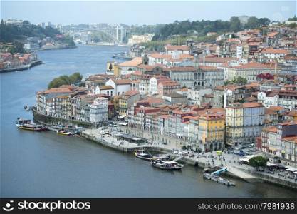 the old town on the Douro River in Ribeira in the city centre of Porto in Porugal in Europe.. EUROPE PORTUGAL PORTO RIBEIRA OLD TOWN DOURO RIVER