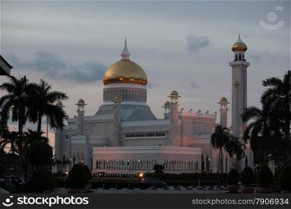 the Omar Ali Saifuddien Mosque in the city of Bandar seri Begawan in the country of Brunei Darussalam on Borneo in Southeastasia.. ASIA BRUNEI DARUSSALAM