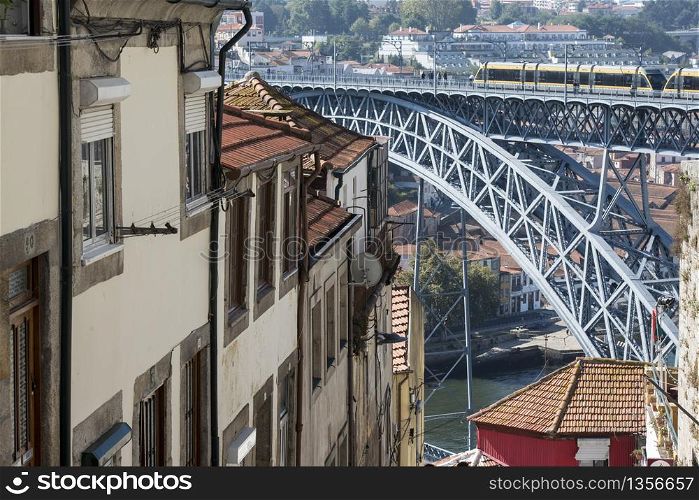 the Ponte de Dom Luis 1 at the old town on the Douro River in Ribeira in the city centre of Porto in Porugal in Europe. Portugal, Port, Oktober, 2015. EUROPE PORTUGAL PORTO RIBEIRA OLD TOWN