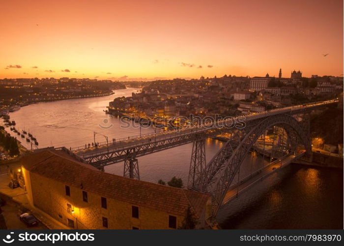 the Ponte de Dom Luis 1 at the old town on the Douro River in Ribeira in the city centre of Porto in Porugal in Europe.. EUROPE PORTUGAL PORTO RIBEIRA OLD TOWN DOURO RIVER