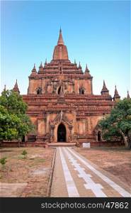 The Sulamani Temple is a Buddhist temple located in the village of Minnanthu (southwest of Bagan) in Myanmar