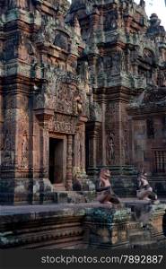 The Tempel Ruin of Banteay Srei about 32 Km north of the Temple City of Angkor near the City of Siem Riep in the west of Cambodia.. ASIA CAMBODIA ANGKOR BANTEAY SREI