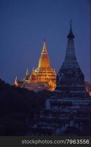 the Temple and Pagoda Fields in Bagan in Myanmar in Southeastasia.. ASIA MYANMAR BAGAN TEMPLE PAGODA LANDSCAPE