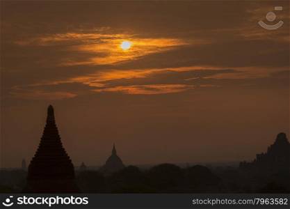 the Temple and Pagoda Fields in Bagan in Myanmar in Southeastasia.. ASIA MYANMAR BAGAN TEMPLE PAGODA LANDSCAPE