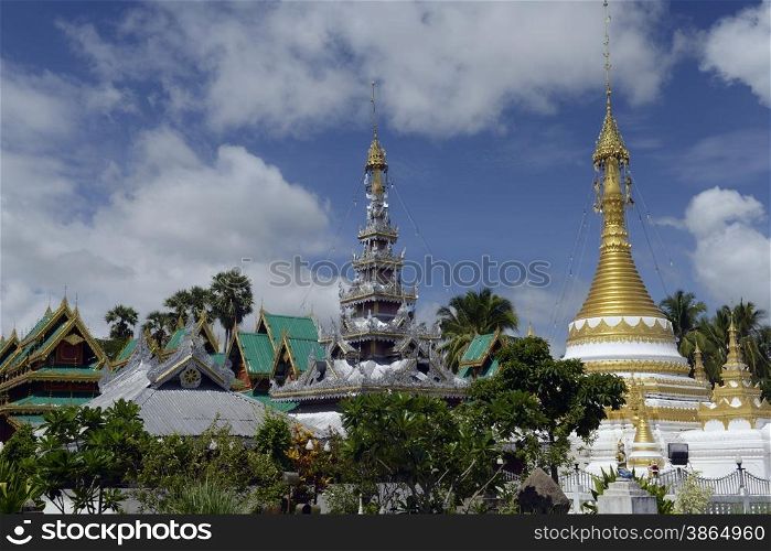 the Temple of Wat Jong Kham and Jong Klang in the village of Mae Hong Son in the north provinz of Mae Hong Son in the north of Thailand in Southeastasia.. ASIA THAILAND MAE HONG SON