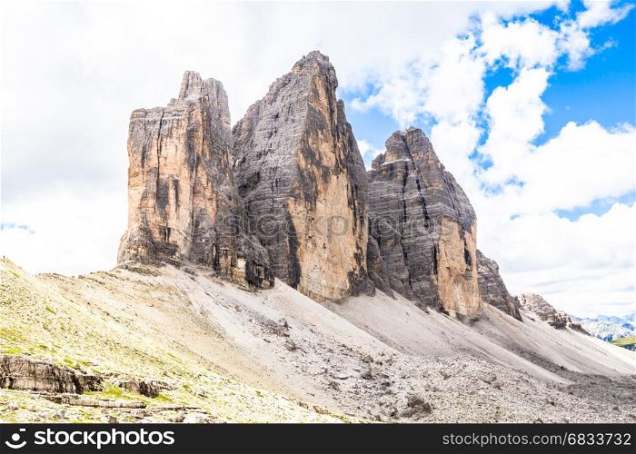 The three peaks, from left to right : Cima Piccola (2857 m), Cime Grande (2999 m), Cima Ovest (2973m).