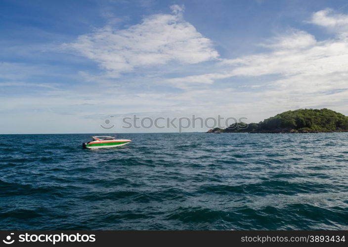 The view from the sea and speed boat in Tawaen beach, Koh larn Island, Pattaya, Thailand