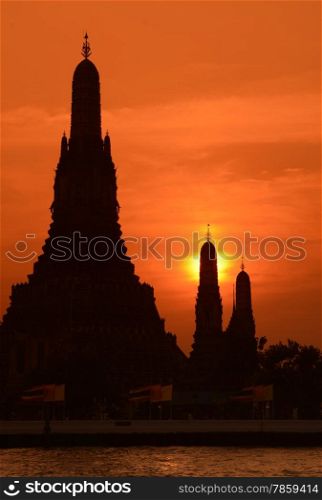 the Wat Arun at the Mae Nam Chao Phraya River in the city of Bangkok in Thailand in Southeastasia.. ASIA THAILAND BANGKOK
