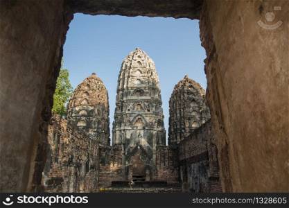 the Wat Si Sawai Temple at the Historical Park in Sukhothai in the Provinz Sukhothai in Thailand. Thailand, Sukhothai, November, 2019. ASIA THAILAND SUKHOTHAI WAT SI SAWAI TEMPLE