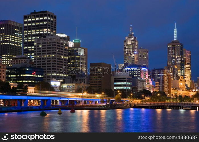 The yarra river and melbourne skyline