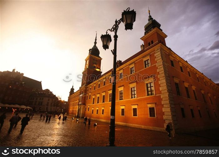 The Zamkowy Square in the old Town in the City of Warsaw in Poland.. EUROPE POLAND WARSAW